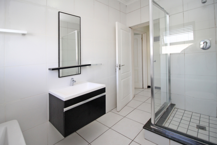 To Let 3 Bedroom Property for Rent in Greenstone Hill Gauteng