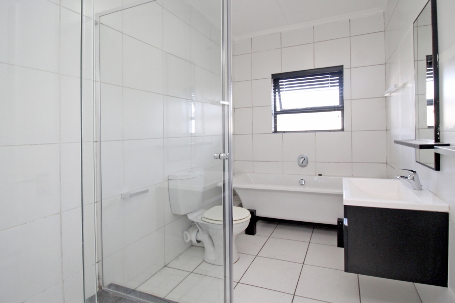 To Let 3 Bedroom Property for Rent in Greenstone Hill Gauteng