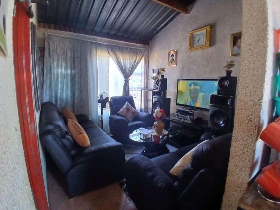 2 Bedroom Property for Sale in Katlehong South Gauteng