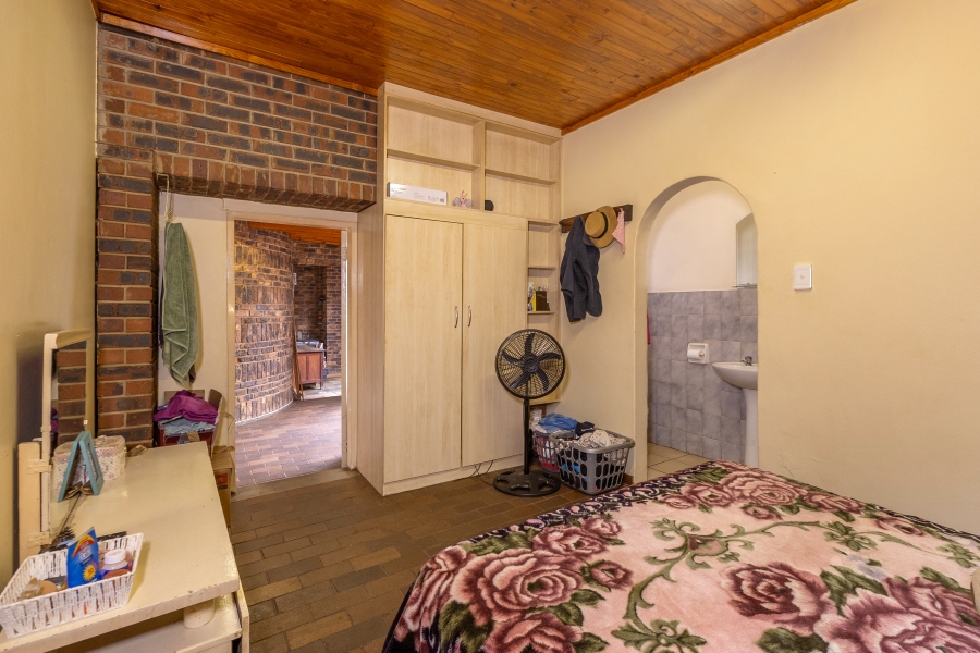 6 Bedroom Property for Sale in Silverton Gauteng