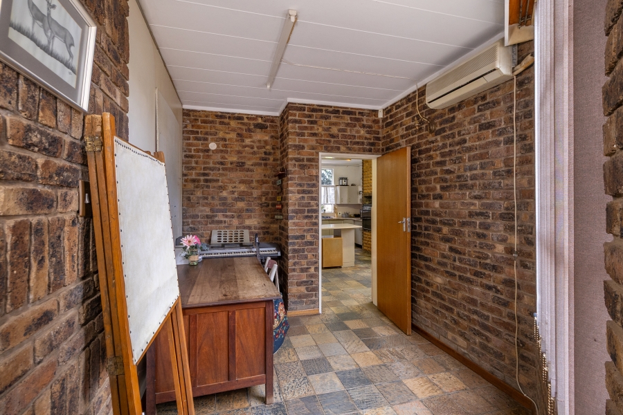 6 Bedroom Property for Sale in Silverton Gauteng
