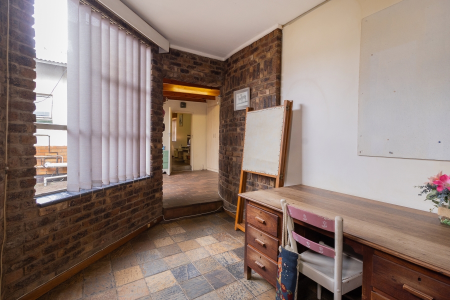 6 Bedroom Property for Sale in Silverton Gauteng