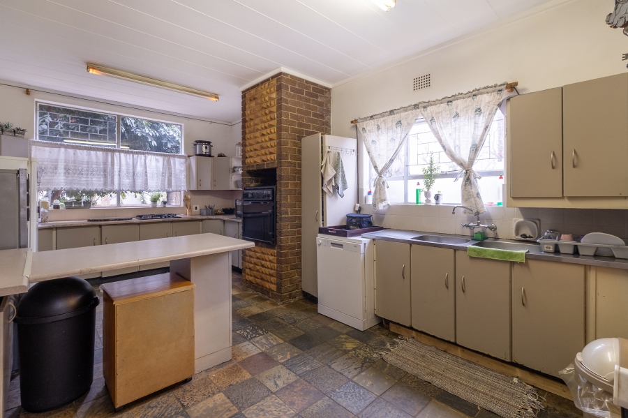 6 Bedroom Property for Sale in Silverton Gauteng