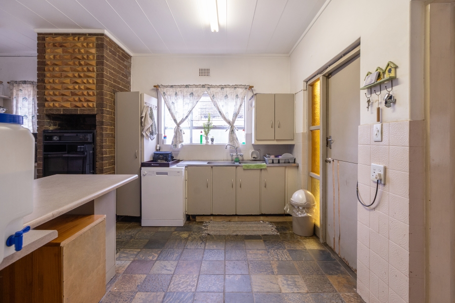 6 Bedroom Property for Sale in Silverton Gauteng