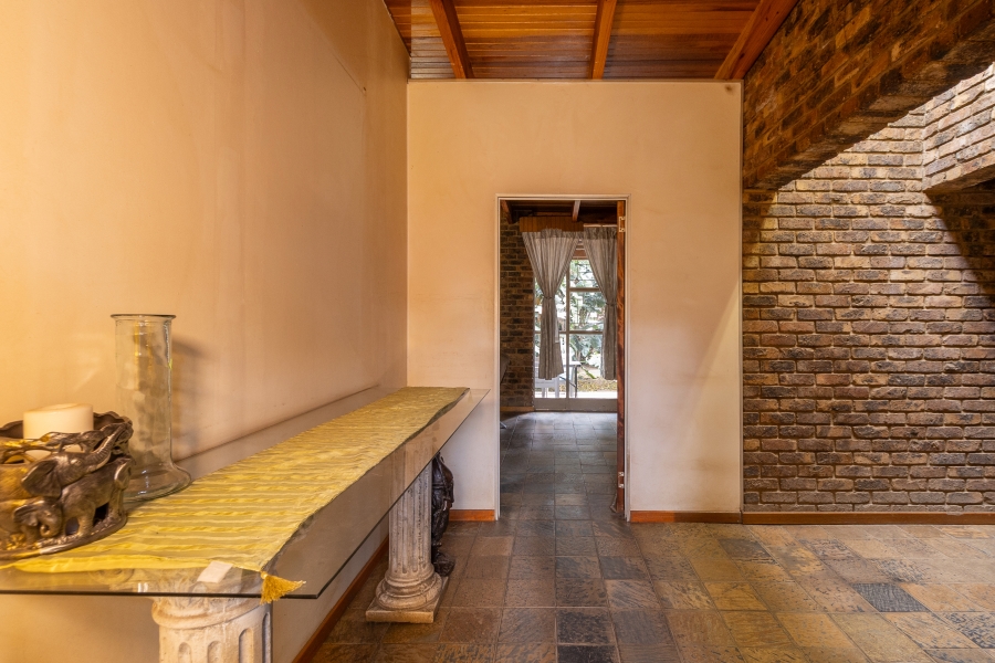 6 Bedroom Property for Sale in Silverton Gauteng