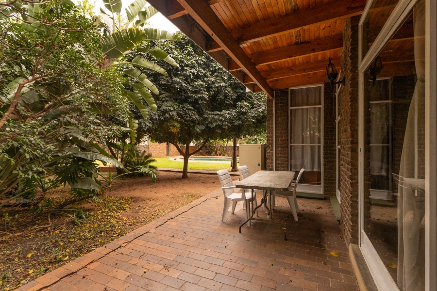 6 Bedroom Property for Sale in Silverton Gauteng