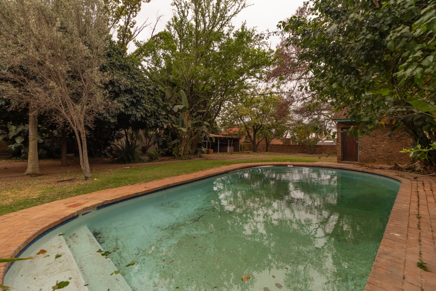 6 Bedroom Property for Sale in Silverton Gauteng