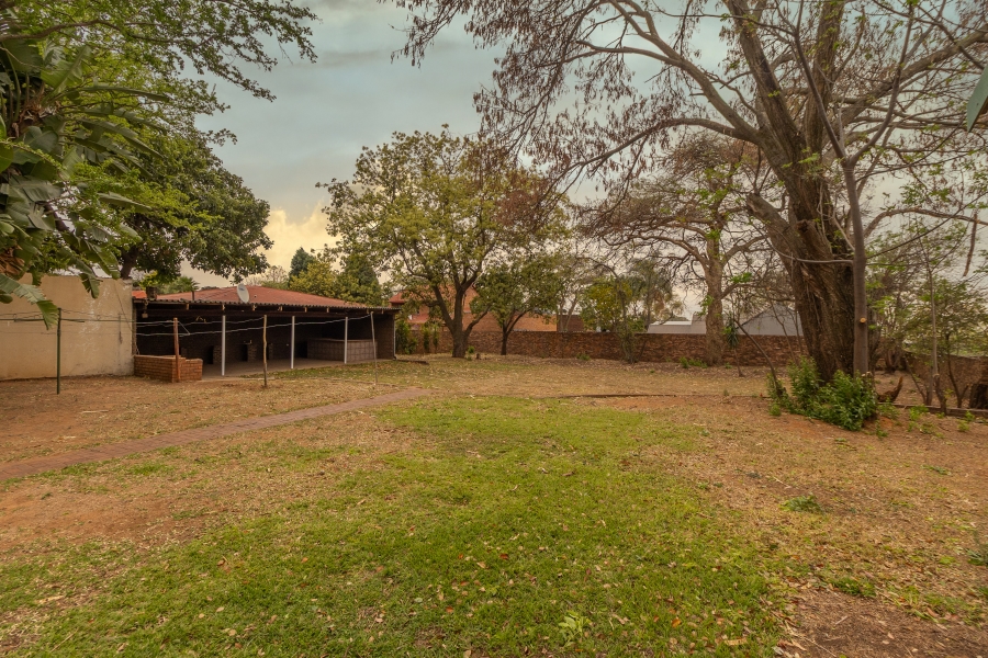 6 Bedroom Property for Sale in Silverton Gauteng