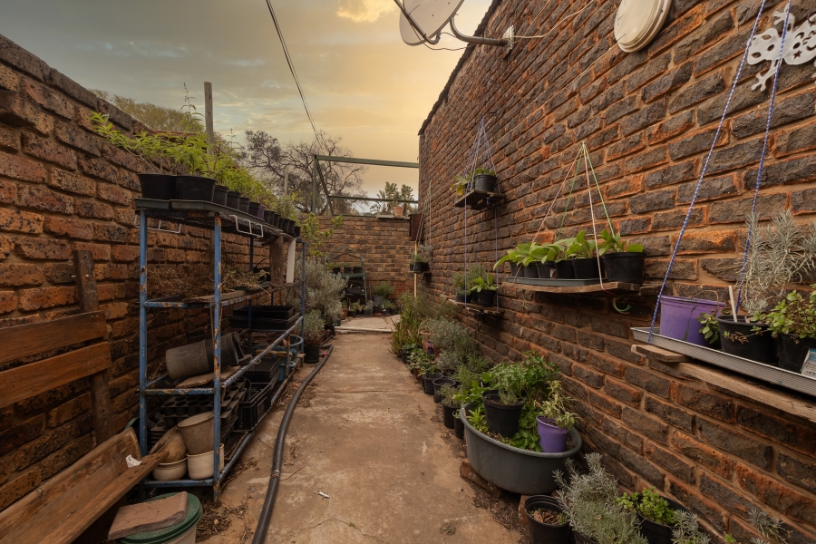 6 Bedroom Property for Sale in Silverton Gauteng