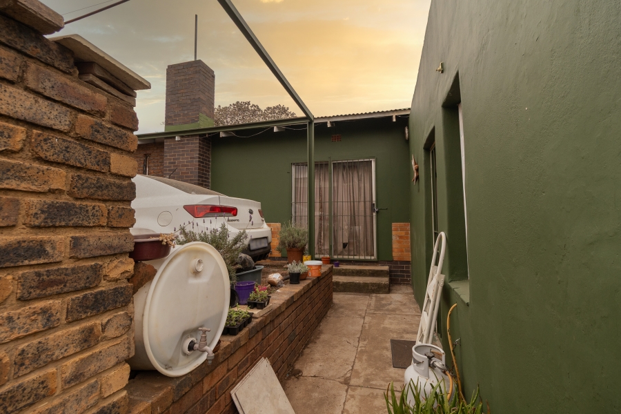 6 Bedroom Property for Sale in Silverton Gauteng