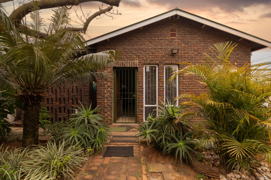6 Bedroom Property for Sale in Silverton Gauteng