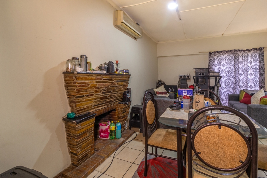 6 Bedroom Property for Sale in Silverton Gauteng