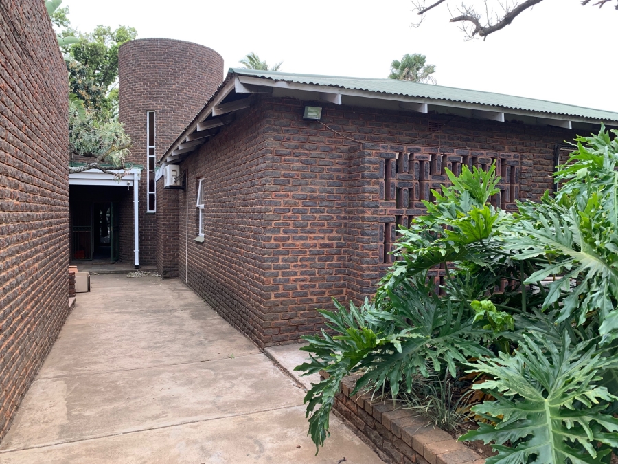 6 Bedroom Property for Sale in Silverton Gauteng