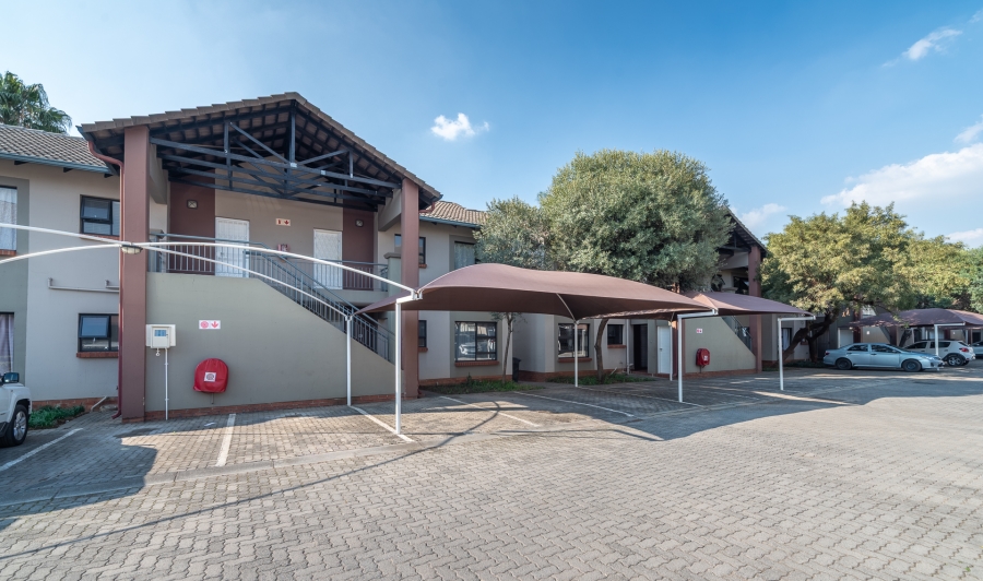 To Let 2 Bedroom Property for Rent in North Riding Gauteng