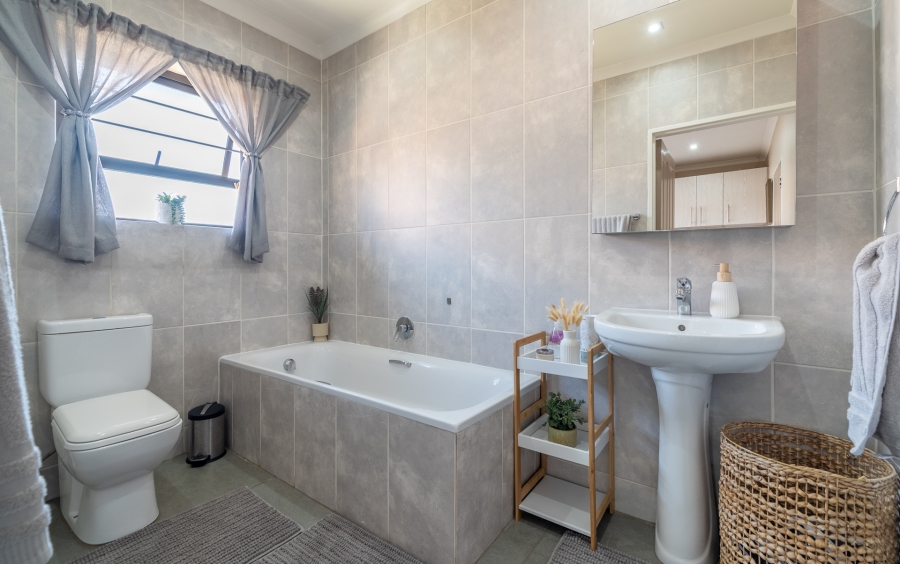 3 Bedroom Property for Sale in North Riding Gauteng