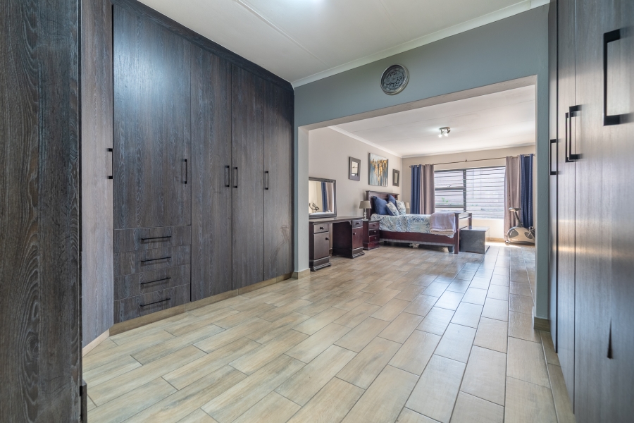 3 Bedroom Property for Sale in Sharonlea Gauteng