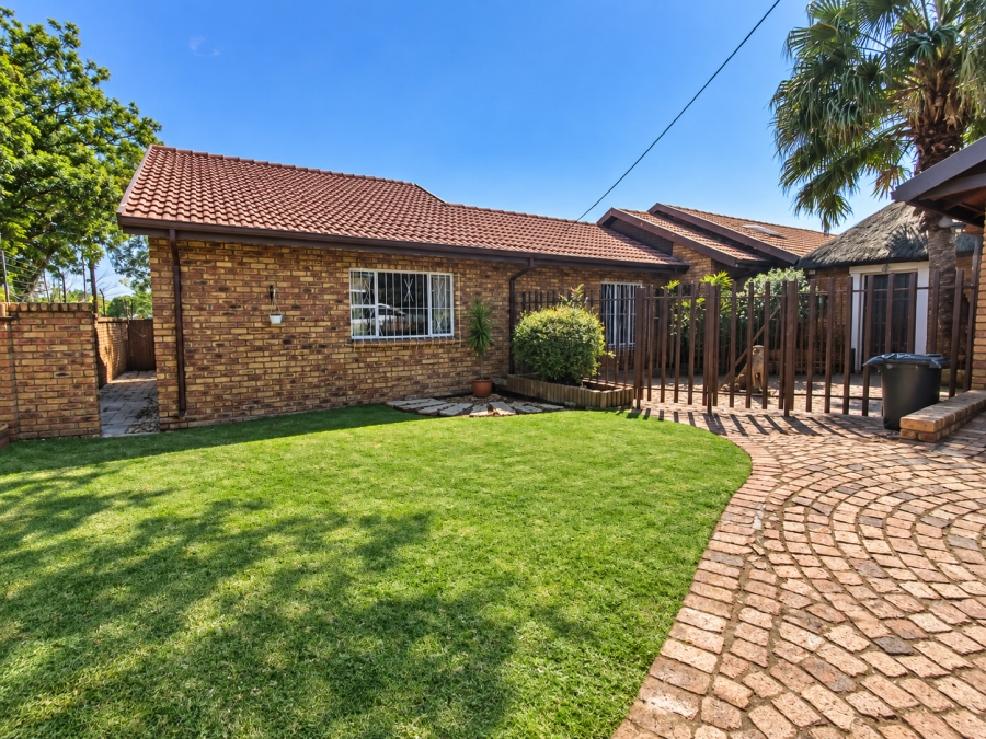 5 Bedroom Property for Sale in Dalpark Ext 1 Gauteng