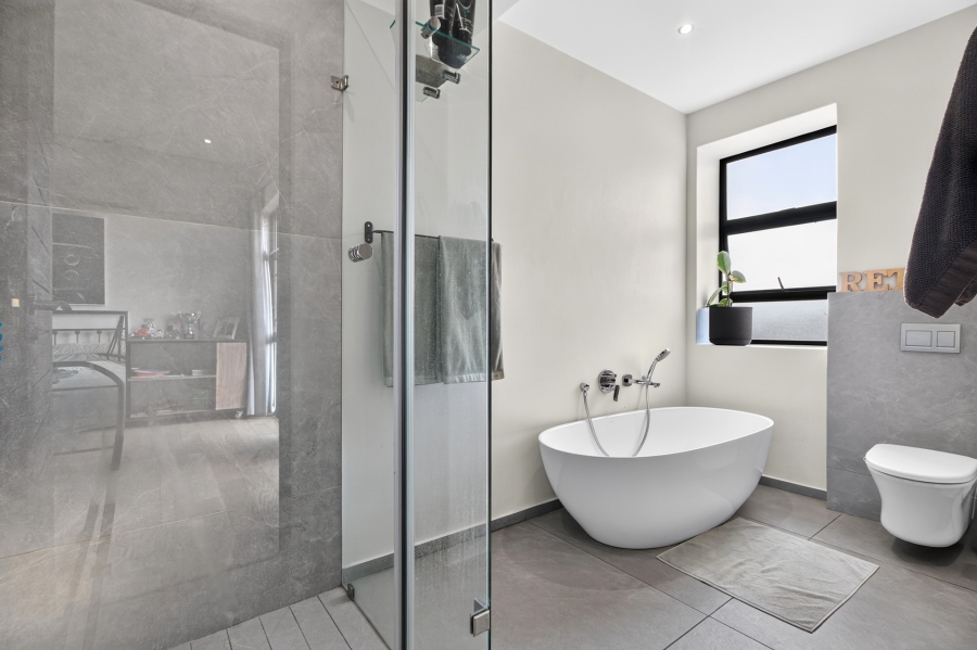 6 Bedroom Property for Sale in Southdowns Estate Gauteng