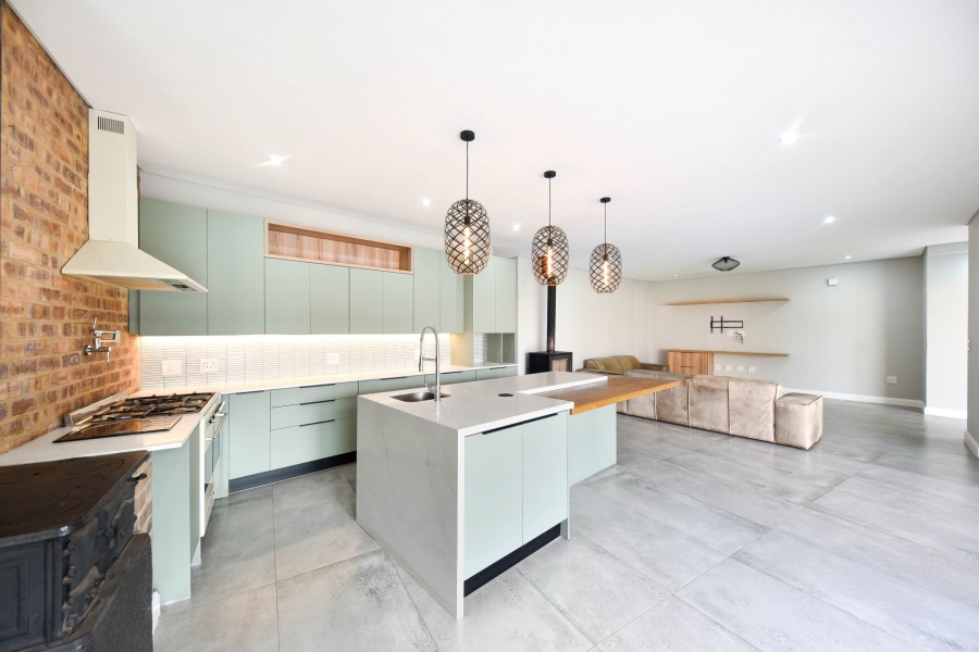 5 Bedroom Property for Sale in Midstream Heights Gauteng