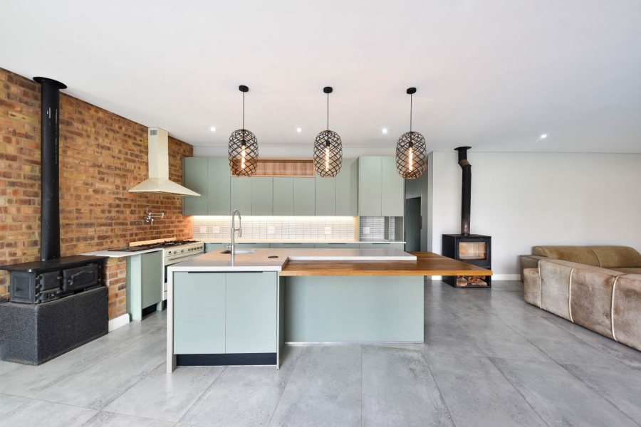 5 Bedroom Property for Sale in Midstream Heights Gauteng