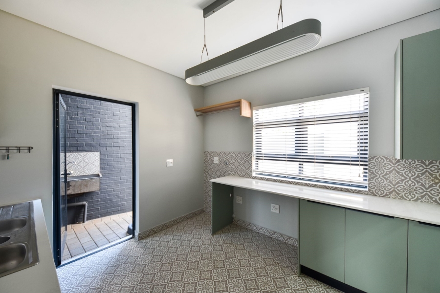 5 Bedroom Property for Sale in Midstream Heights Gauteng