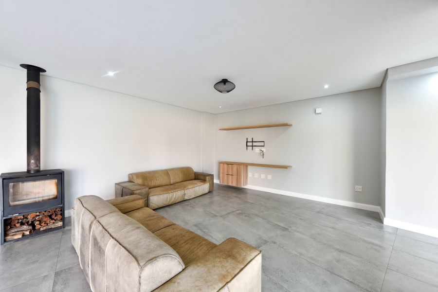 5 Bedroom Property for Sale in Midstream Heights Gauteng
