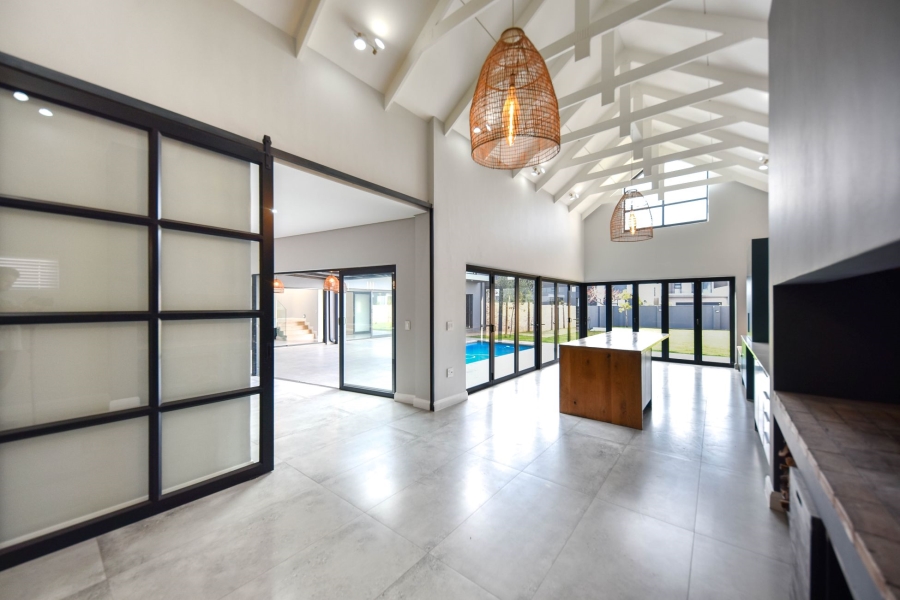 5 Bedroom Property for Sale in Midstream Heights Gauteng
