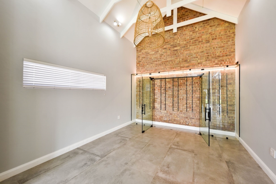 5 Bedroom Property for Sale in Midstream Heights Gauteng