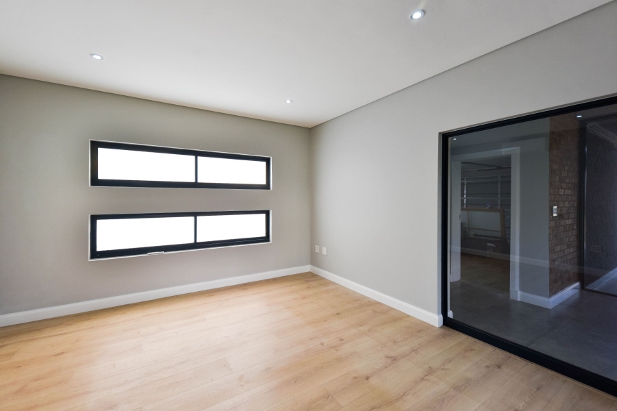 5 Bedroom Property for Sale in Midstream Heights Gauteng