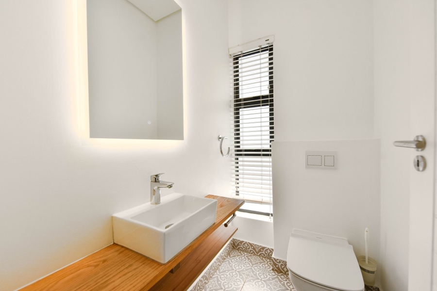 5 Bedroom Property for Sale in Midstream Heights Gauteng