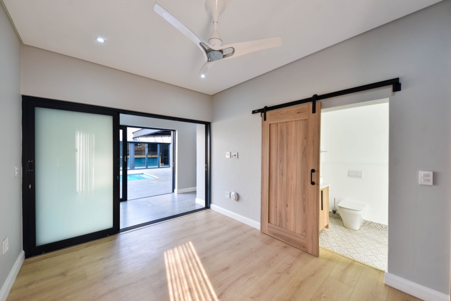 5 Bedroom Property for Sale in Midstream Heights Gauteng