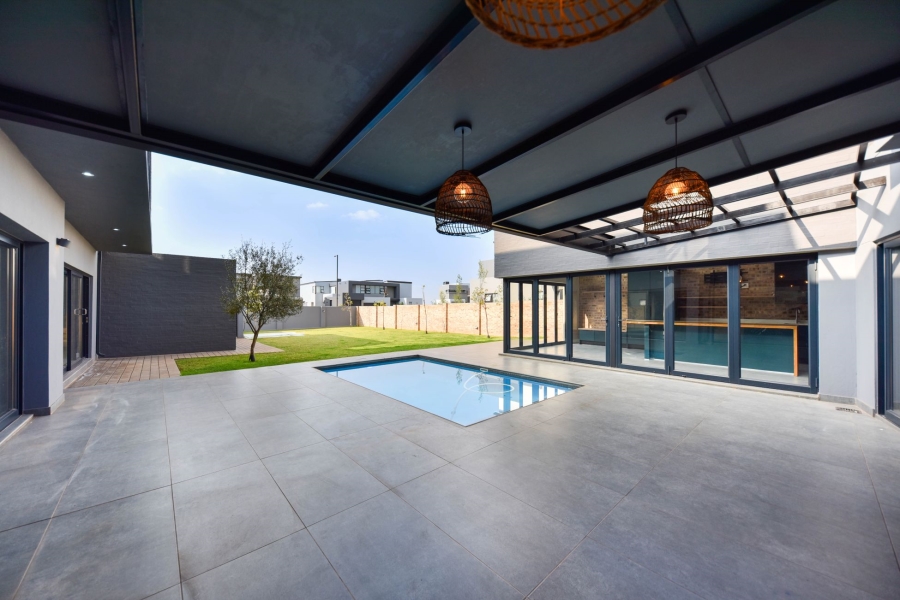 5 Bedroom Property for Sale in Midstream Heights Gauteng