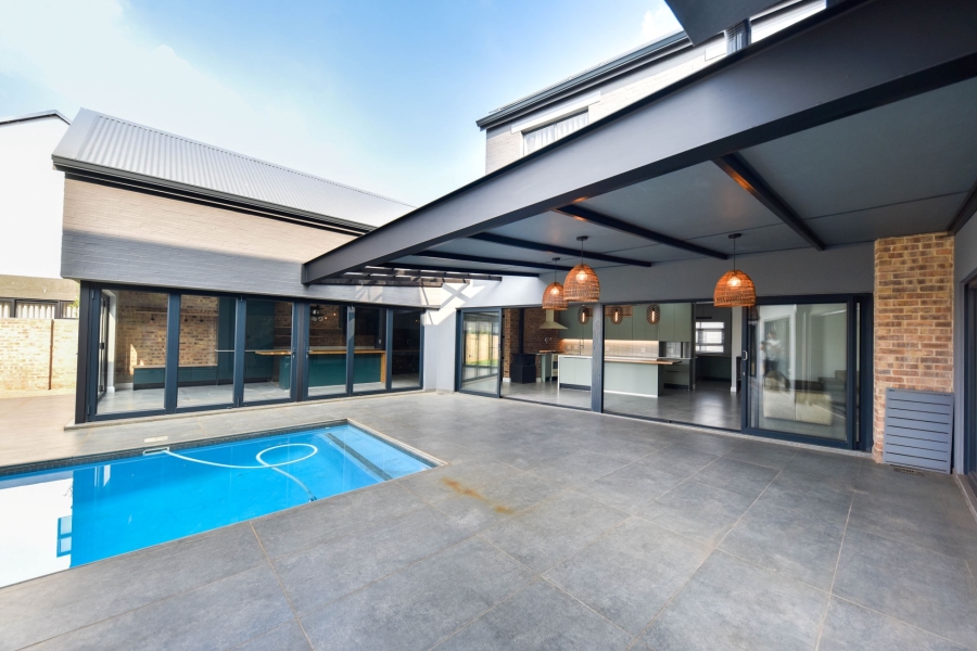 5 Bedroom Property for Sale in Midstream Heights Gauteng