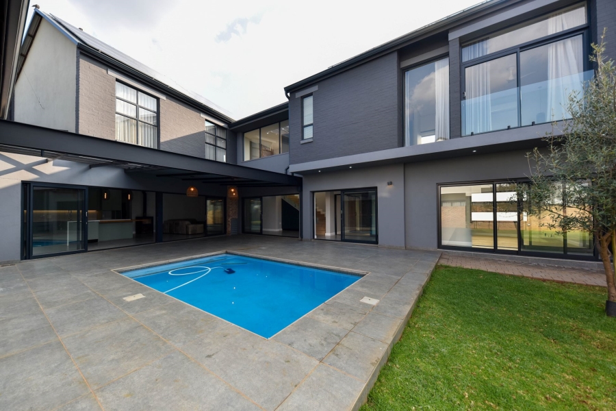 5 Bedroom Property for Sale in Midstream Heights Gauteng
