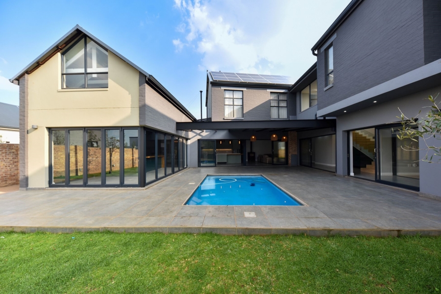 5 Bedroom Property for Sale in Midstream Heights Gauteng