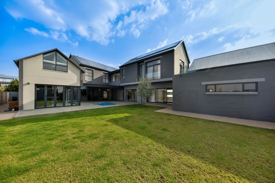 5 Bedroom Property for Sale in Midstream Heights Gauteng