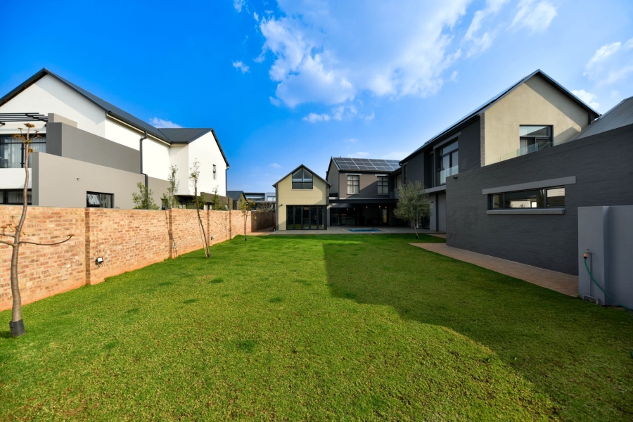5 Bedroom Property for Sale in Midstream Heights Gauteng