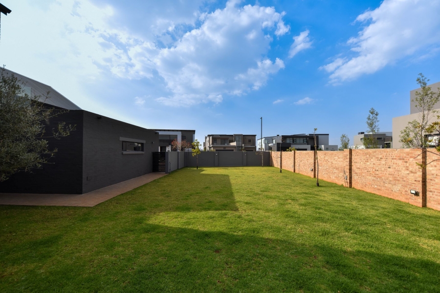 5 Bedroom Property for Sale in Midstream Heights Gauteng