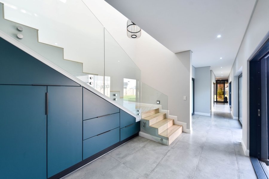 5 Bedroom Property for Sale in Midstream Heights Gauteng