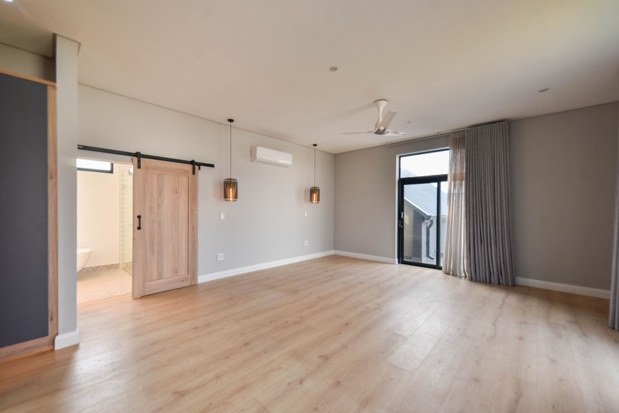 5 Bedroom Property for Sale in Midstream Heights Gauteng
