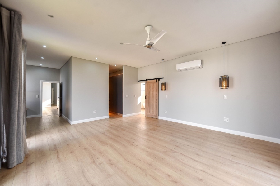5 Bedroom Property for Sale in Midstream Heights Gauteng
