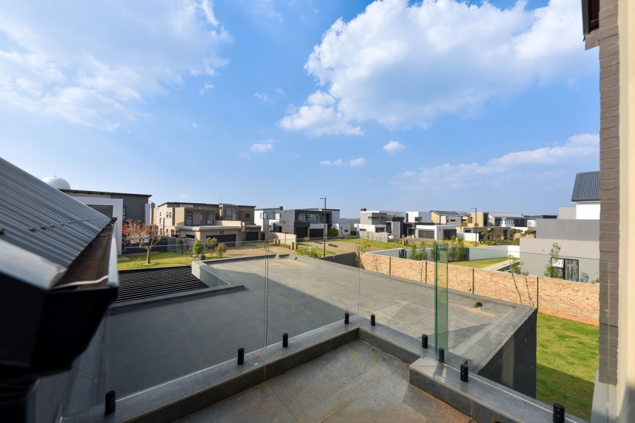 5 Bedroom Property for Sale in Midstream Heights Gauteng