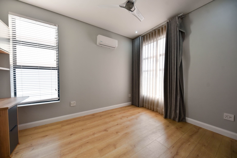 5 Bedroom Property for Sale in Midstream Heights Gauteng