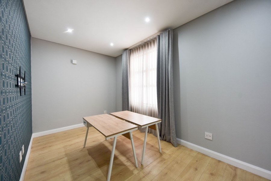 5 Bedroom Property for Sale in Midstream Heights Gauteng