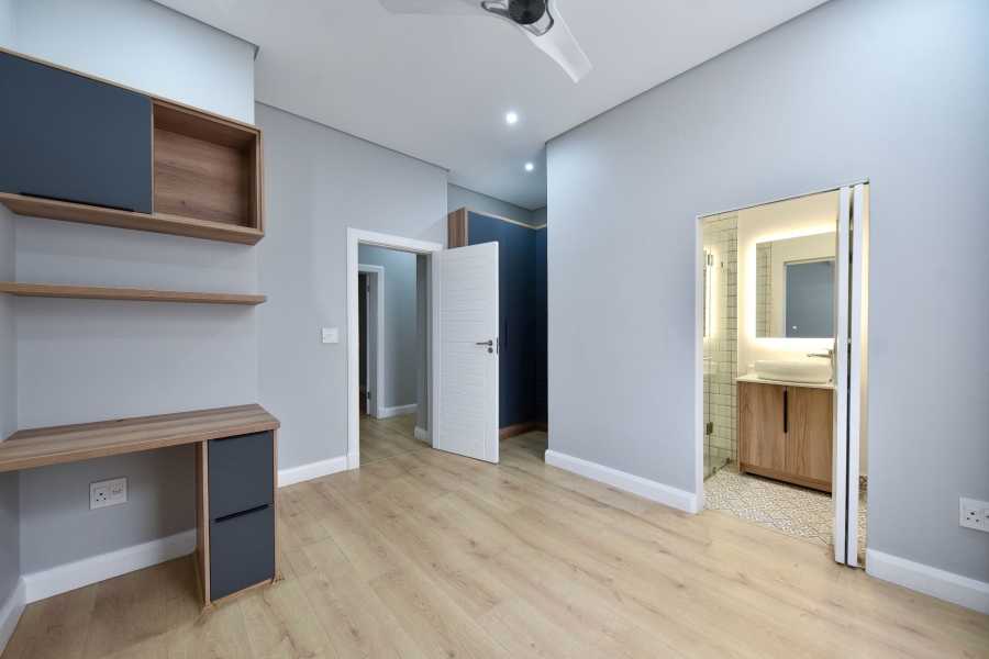 5 Bedroom Property for Sale in Midstream Heights Gauteng