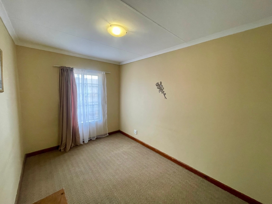 To Let 1 Bedroom Property for Rent in Newmark Estate Gauteng