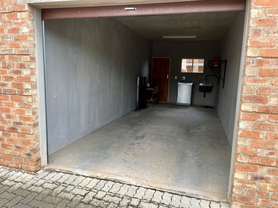 To Let 1 Bedroom Property for Rent in Newmark Estate Gauteng