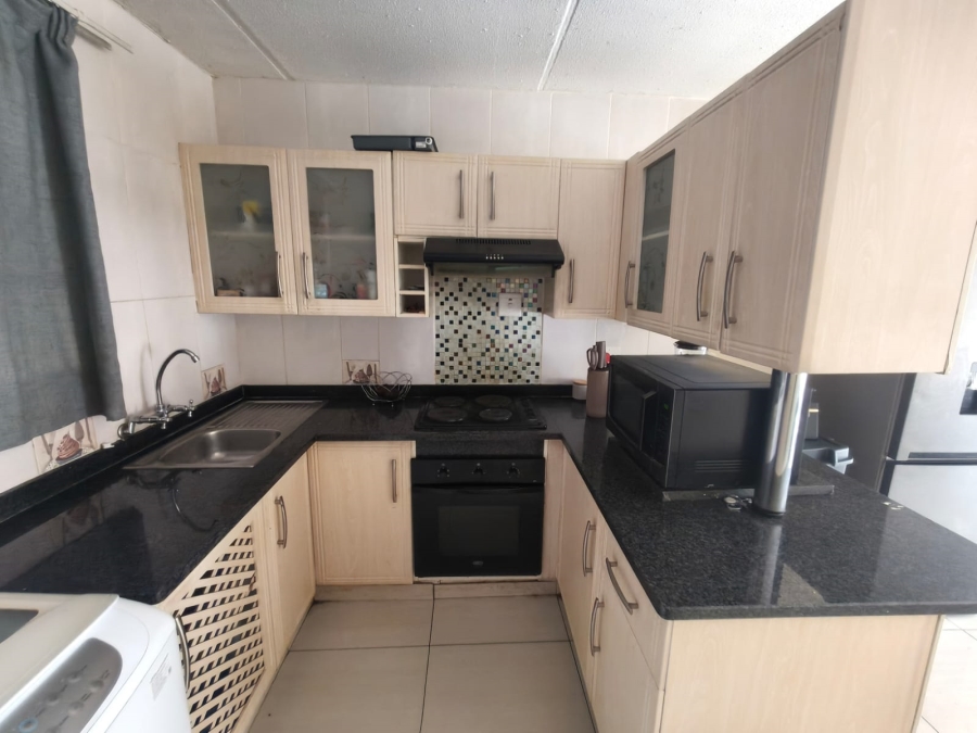 To Let 3 Bedroom Property for Rent in Roodepoort Gauteng