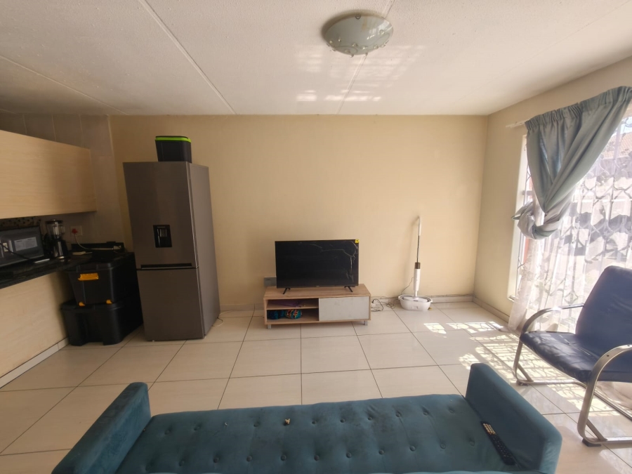 To Let 3 Bedroom Property for Rent in Roodepoort Gauteng