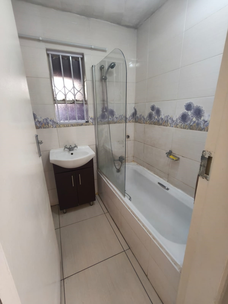 To Let 3 Bedroom Property for Rent in Roodepoort Gauteng